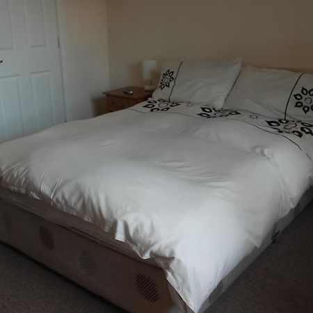Hikers And Bikers Bed & Breakfast Hadfield Room photo