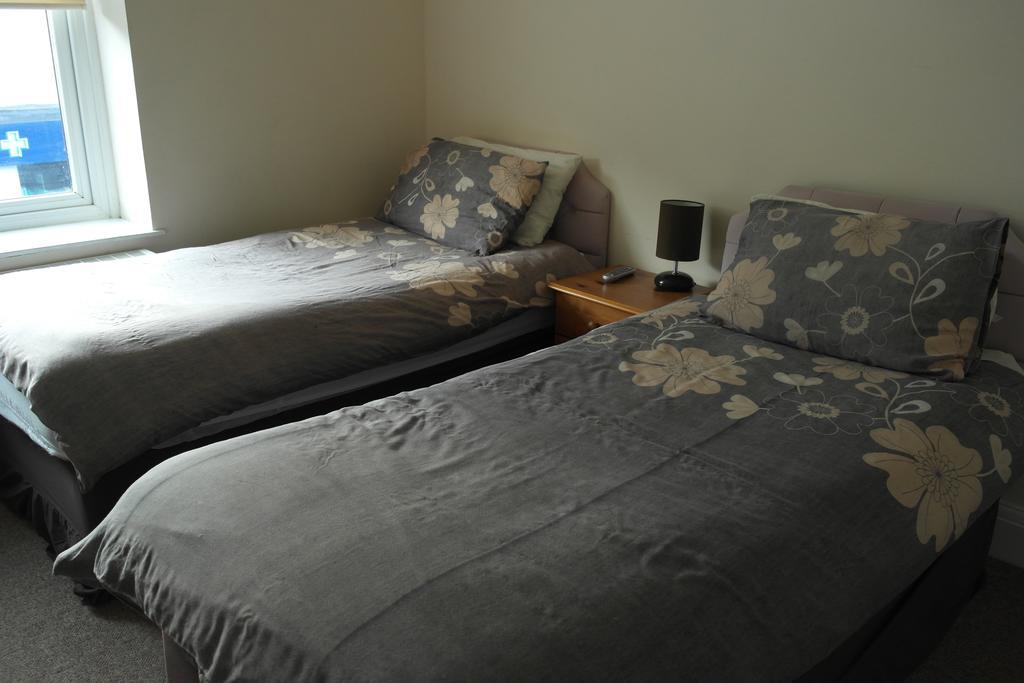 Hikers And Bikers Bed & Breakfast Hadfield Room photo