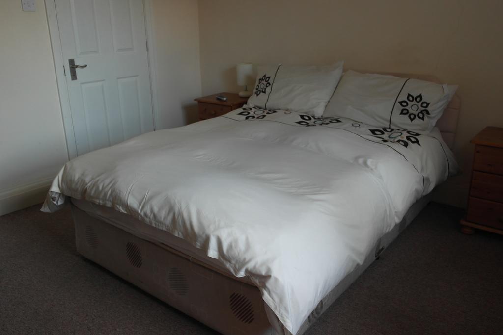 Hikers And Bikers Bed & Breakfast Hadfield Room photo